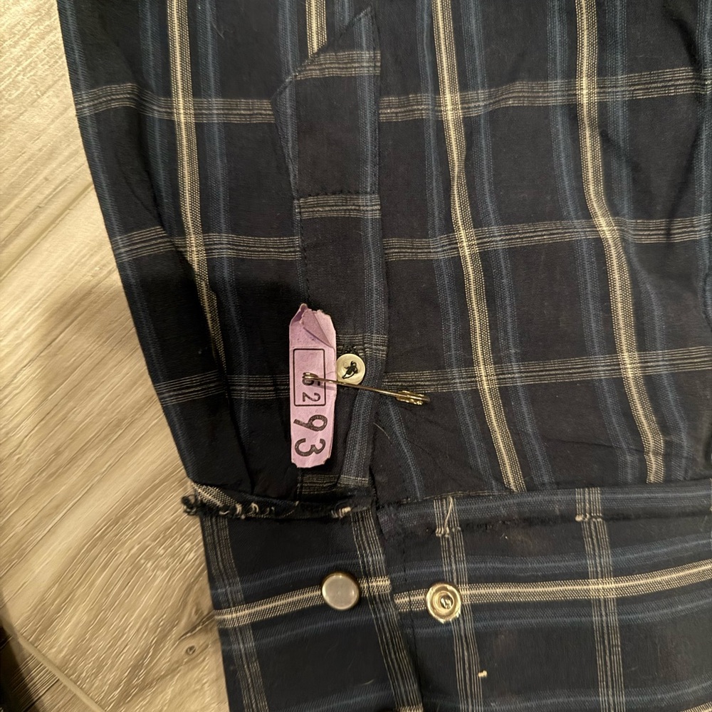 Men’s flannel - Picture 2 of 4